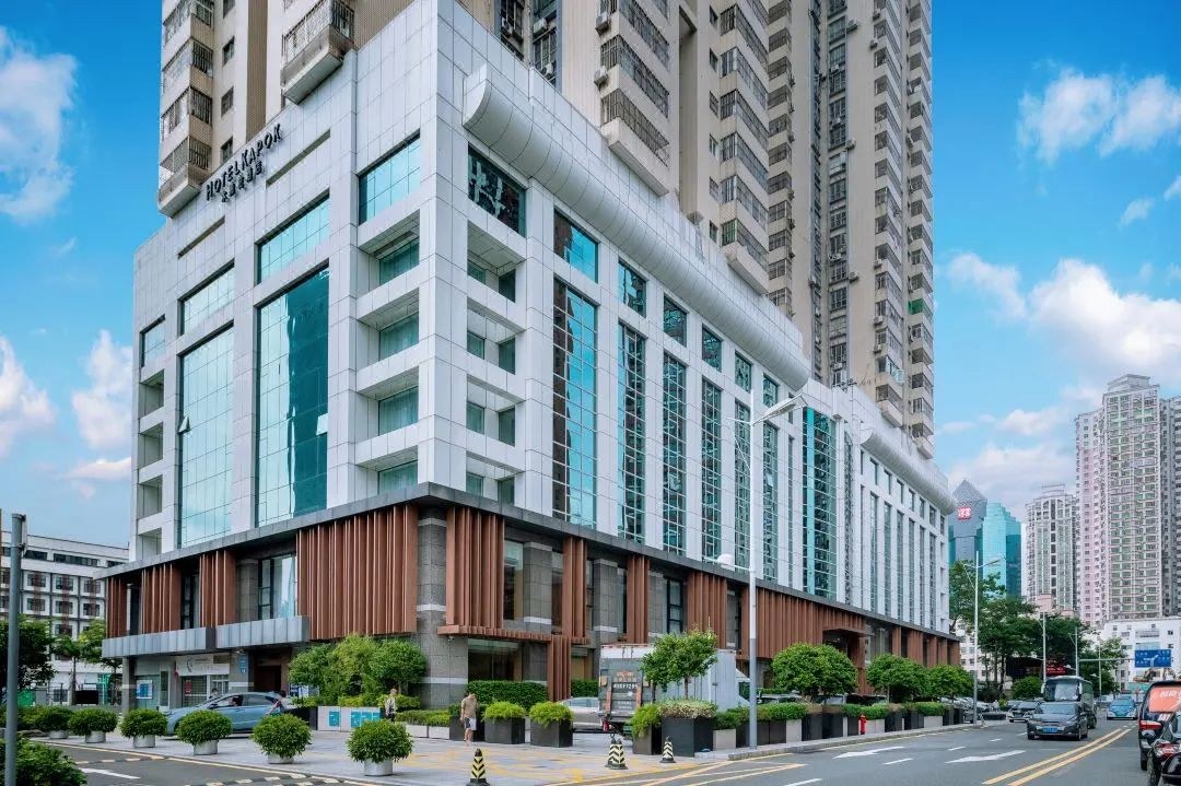 Check in the tranquil paradise of Luohu Cotton Blossoms amidst the hustle and bustle of the city